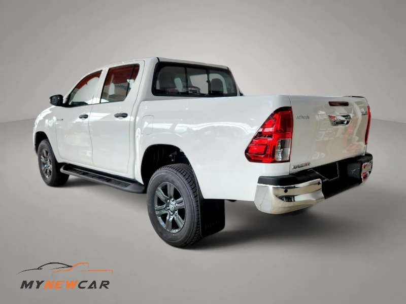 Toyota Hilux 2.4GD-6 Xtra Cab 4×2 Raider Manual