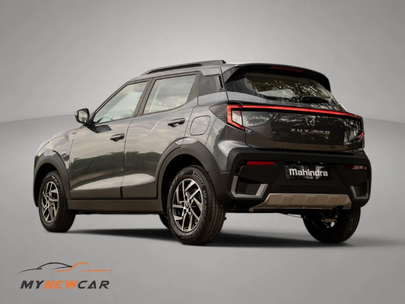 Mahindra XUV 3XO 1.2T AX5 Manual